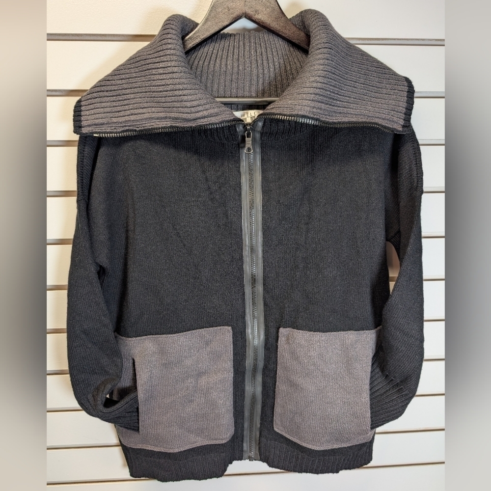 Barbara Wells Studio Heavyweight Zip Front Cardigan with oversized Collar Size S